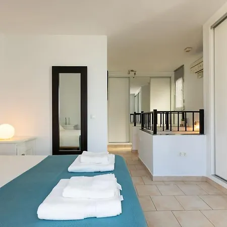 Dona Lola Seafront Duplex * Sitio de Calahonda