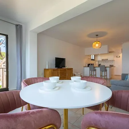 Appartement Dona Lola Seafront Duplex *