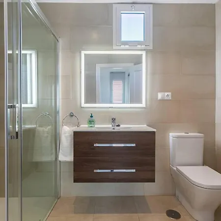 Dona Lola Seafront Duplex Appartement *