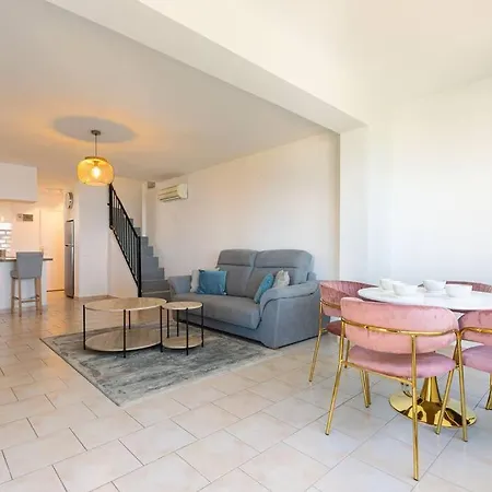 Dona Lola Seafront Duplex * Sitio de Calahonda