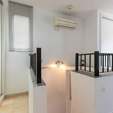 Dona Lola Seafront Duplex Apartment